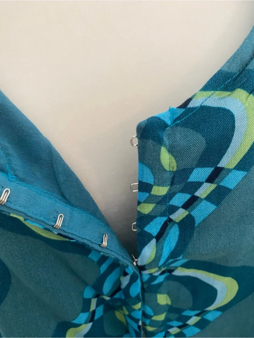 O'Neill Teal & Lime Geometric Tank. - Picture 2 of 4